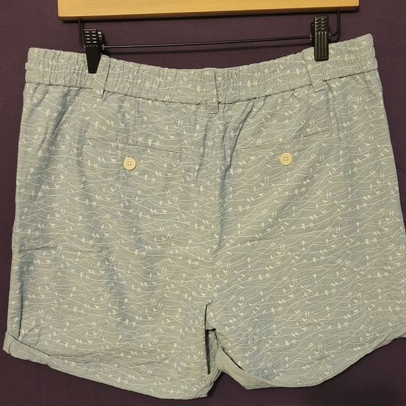 Talbots Light Blue Patterned Front Tie Cotton Women Shorts. Size 10 - Picture 2 of 7